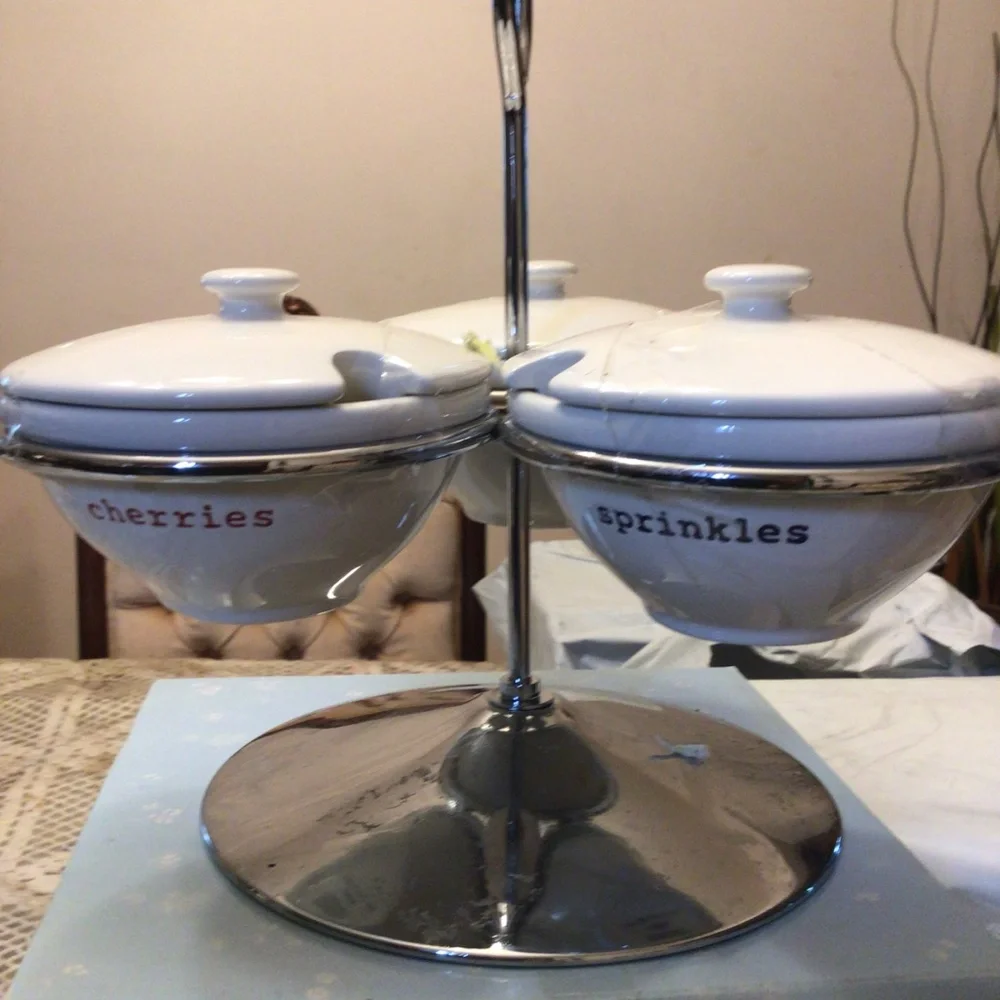 POTTERY BARN SCOOP